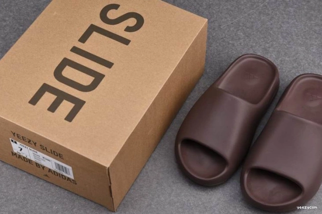 Slide Yeezy Soot G55495 Adidas 1207